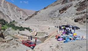 انقلاب شاحنة لنقل المساعدات في إيميندونيت