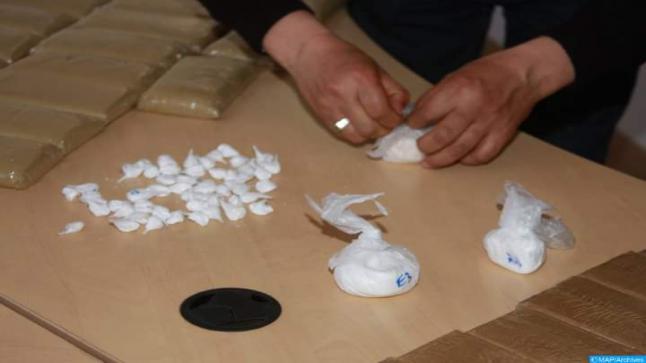 ميسور.. توقيف شخصين متلبسين بحيازة 410 غراما من مخدر الكوكايين ومعدات تستخدم في استهلاك مخدر البوفا