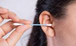 تحذير من تنظيف الأذن بأعواد القطن