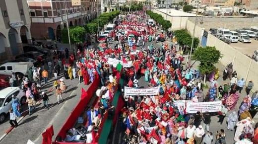 منتخبون بالسمارة يؤكدون بأن الاعتداء الشنيع على مدينة السمارة “لن يزيدنا إلا تشبثا بمغربية الصحراء وإصرارا على الانخراط في المسار التنموي بها”