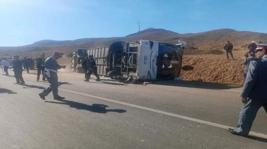 مصرع شخص وإصابة 15 آخرين في انقلاب حافلة للمسافرين بضواحي وجدة