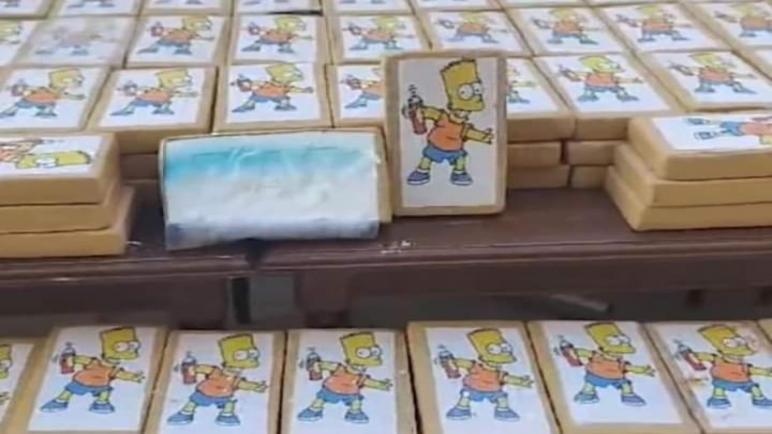 الشرطة الإسبانية تضبط 600 كغ من الكوكايين مخبأة في حاويات تحمل صورا من مسلسل عائلة “سيمبسون”