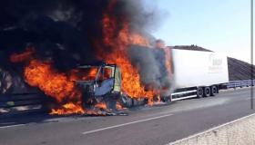 نيران تلتهم شاحنة للنقل الدولي قرب سطات‎