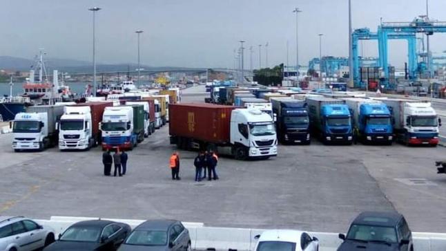 بلوكاج بميناء الجزيرة الخضراء يعرقل حركة النقل الدولي بين المغرب وأوروبا