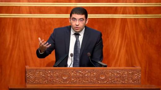 بنسعيد يكشف عن خطة الحكومة لتقييد استعمال “تيك توك”