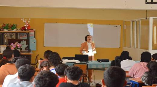 “جمعية سلوان الثقافية في يوم تكويني ل”صناعة المحتوى والسلامة الرقمية” بإعدادية سلوان