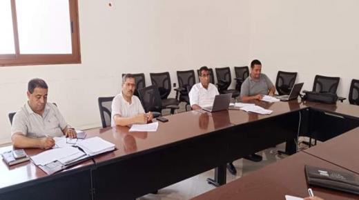 الهيئات الإستشارية الثلاتة بجماعة أيت ملول تضع مسودة مشروع تقوية قدرات الفاعلين الجمعويين بين أيدي مسؤولي الجماعة