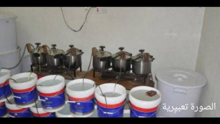 عناصر الشرطة بسوق الأربعاء الغرب تداهم معملا سريا ل (لماحيا) وتحجز 500 لتر