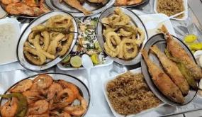 طنجة.. مطاعم للسمك يشتكون من شطط مسؤول يرفض أداء فواتير الطعام