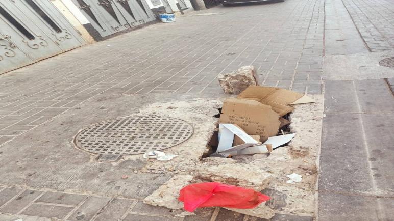 تيكوين.. حفرة وسط الشارع تفضح هشاشة البنية التحتية وإهمال المسؤولين