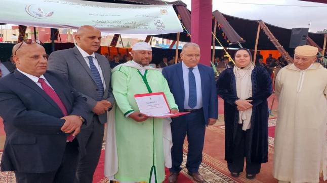 ملتقى أولماس للتنمية المحلية يُكرّم اللاعب الشاب عثمان معما