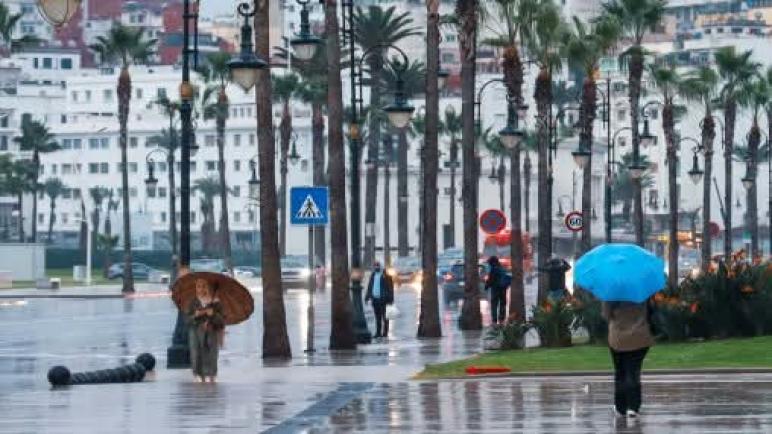 زخات رعدية محليا قوية وتساقطات ثلجية وطقس بارد من الأربعاء إلى السبت بعدد من مناطق المملكة