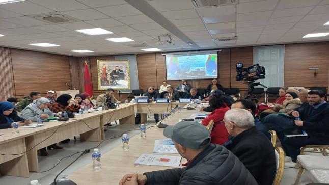 المجلس الجماعي للخميسات يُشرك المتجمع المدني في إعداد تصور جديد لتدبير النظافة