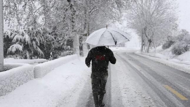 تساقطات مطرية قوية وتساقطات ثلجية ورياح قوية يومي الجمعة والسبت بعدد من مناطق المملكة