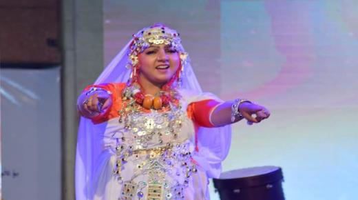 الفنانة الأمازيغية “فاطمة تمنارت” تتألق بالمهرجان الدولي للثقافات “بكردستان” العراق.