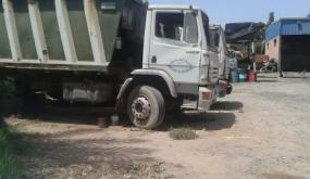 أسطول متهالك يجعل مدينة أيت ملول تغرق في الأزبال