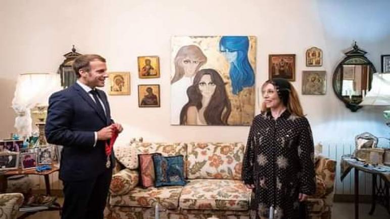 الرئيس الفرنسي يزور المطربة اللبنانية فيروز بمنزلها
