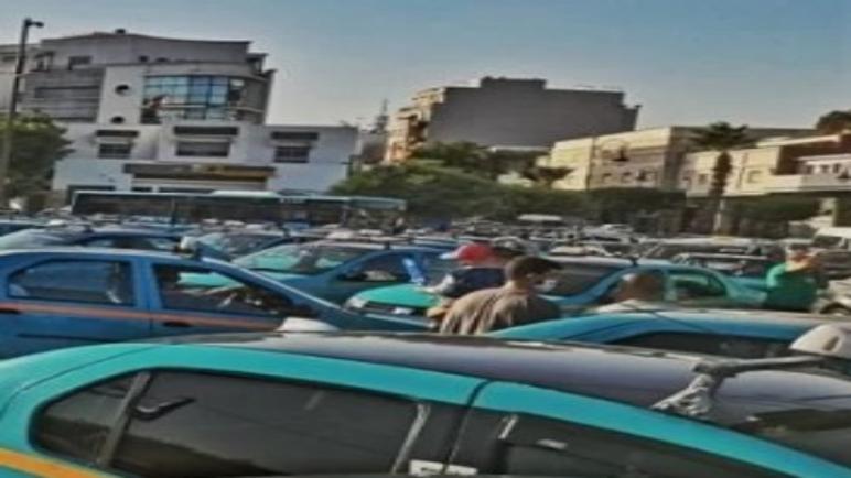 طنجة .. مهنيو سيارات الأجرة الصغيرة يحتجون من جديد ويطالبون بإلغاء قرار إركاب شخصين