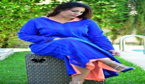 المصممة نبيلة يوسف تتألق بتشكيلتها الأولى من الجلابيات