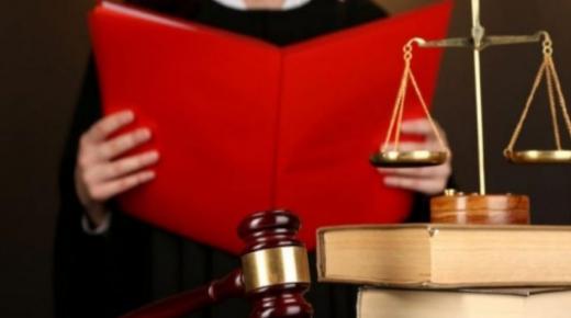 طنجة.. شكاية ضد محامية تتهمها بالسرقة وإلحاق أضرار بملك الغير