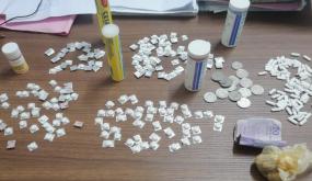 رجال الامن توقف شخصا بحومة الركايع بحوزته 300 قرص مخدر