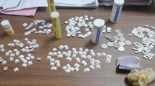 رجال الامن توقف شخصا بحومة الركايع بحوزته 300 قرص مخدر