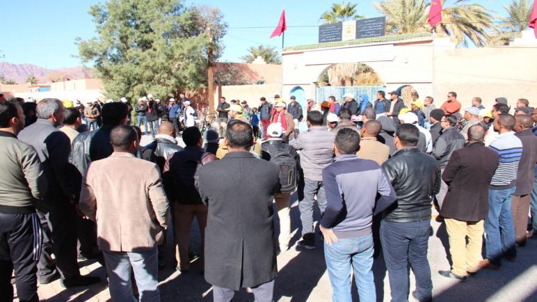 نقابات وأساتذة بطاطا يُضربون احتجاجا على تماطل المدير الإقليمي