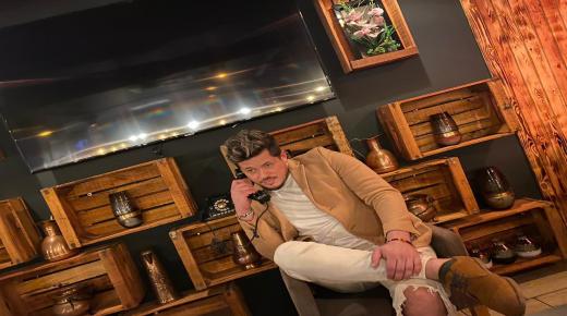 عادل أصيل يبدع في أغنية جديدة شعبية وستيل جديد