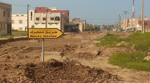 معاناة ساكنة العونات مع توقيف عدة مشاريع حيوية بسبب نزاعات سياسية