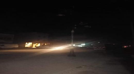 إنقطاع التيار الكهربائي بأعمدة الإنارة العمومية على الشارع الرئيسي جماعة مجاط يثير غضب الساكنة