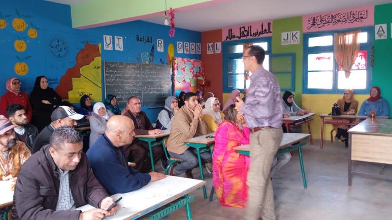 قافلة اجتماعية تضامنية بمجموعة مدارس ” العويسات”بإقليم سيدي بنور