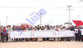 تجار وحرفي السوق الاسبوعي لاورير في وقفة احتجاجية أمام الملحقة الإدارية