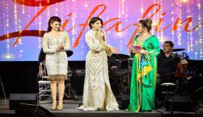 عارضة الأزياء المغربية فاطمة بوغلاض تخطف الأضواء بقلب بلجيكا…