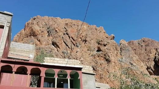 طاقم مشاهد يحط الرحال بتنالت بإقليم اشتوكة لتسجيل ربورطاج حول السياحة الجبلية بالمنطقة واهم المشاكل التي تعيق مسار التنمية السياحية بالاقليم بعد إقصاء الجهات المختصة