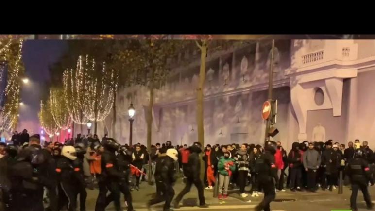 السبت الاسود في العاصمة الفرنسية :اندلاع أعمال شغب في باريس وسط الاحتفالات بفوز فرنسا