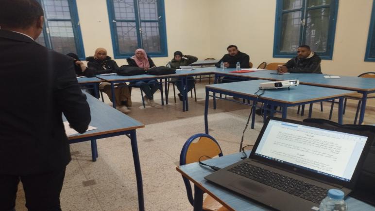 طاطا : الفرع المحلي للمركز الوطني للمصاحبة القانونية وحقوق الانسان ينضم دورات تكوينية لفائدة المترشحين والمترشحات المقبلين على اجتياز مباراة المنتدبين القضائيين