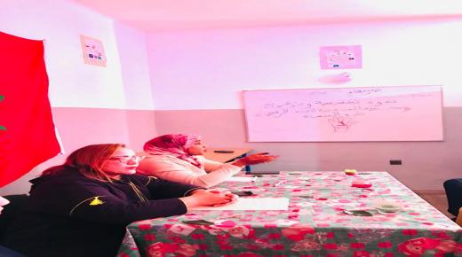 ندوة فكرية بمركز التكوين التأهيلي النسوي سيدي بنور حول موضوع “جميعا من أجل مناهضة العنف الرقمي ضد النساء”