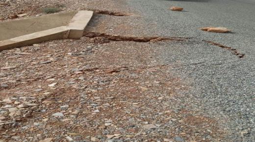 ردائة أشغال طرقية تهدد حياة المواطنين بالخطر بامجاض إقليم سيدي افني