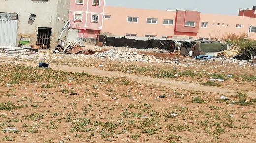 ساكنة حي الجهاد بنعنفر القليعة بإقليم إنزكان تشتكي والجهات المختصة تتنصل من مسؤوليتها