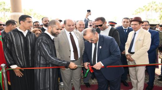 عامل عمالة انزكان أيت ملول يترأس حفل افتتاح معرض لفنون الخط والمقامة ببهو مقر جماعة انزكان