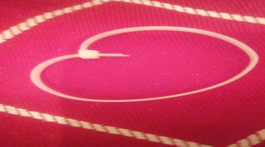 طف….لة كادت ان تضع حد لحياتها بحبل بلاستيكي بسطات