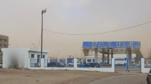 انهيار محطة سيارة الأجرة بالزمامرة التي لم تدشن بعد بسبب الرياح القوية