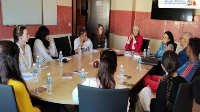 منتدى الزهراء للمرأة المغربيةيستقبل طلابًا أمريكيين لتعريفهم بقضايا المرأة والأسرة