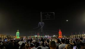 مدينة العيون تحتفل بالمسيرة الخضراء: لوحات ضوئية مذهلة من طائرات الدرون ترسم لوحة فخر واعتزاز