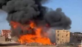 حي العزيب القليعة:حريق مهول يأتي على مستودع للخشب