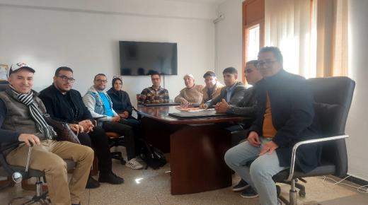 التنسيقية المحلية لتتبع الوضع الصحي بالقصر الكبير تعقد لقاءً تواصليًا مع مندوب الصحة بإقليم العرائش