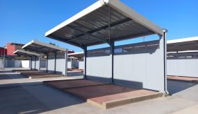 الجماعة الحضرية لسيدي بنور تُنشئ سوقًا نموذجيًا بمواصفات عالية لتنظيم نشاط الباعة المتجولين