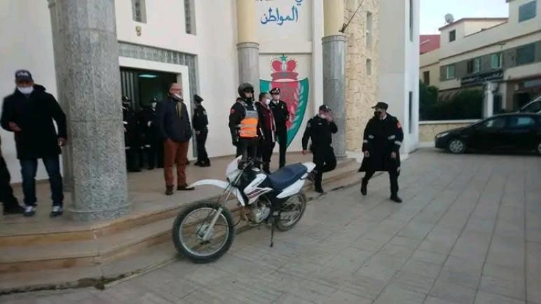 أمن القصر الكبير يضع حداً لمروّعي حي النهضة ويواصل حملته لتوقيف باقي المتورطين