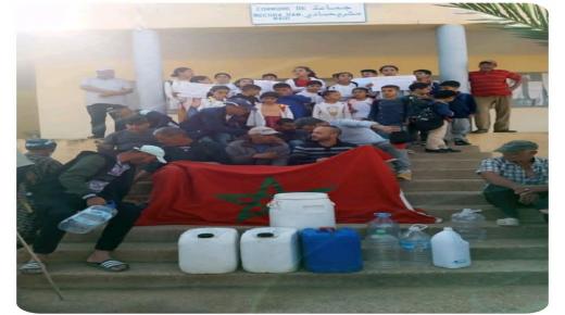 حصري وعاجل .. العطش يُخرج ساكنة جماعة مشرع حمّادي قيّادة أحواز العيون الشرقية للإحتجاج …