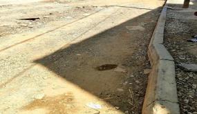 القصر الكبير : “ساكنة أولاد احمايد تعاني من طريق مهملة والمسؤولون في سبات عميق”